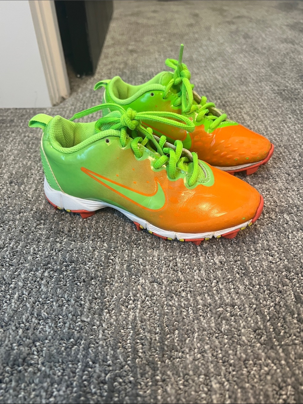 Nike Kids' Green & Orange Baseball Cleats